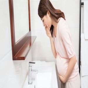 ốm nghén, nôn ói nhiều, không ăn được